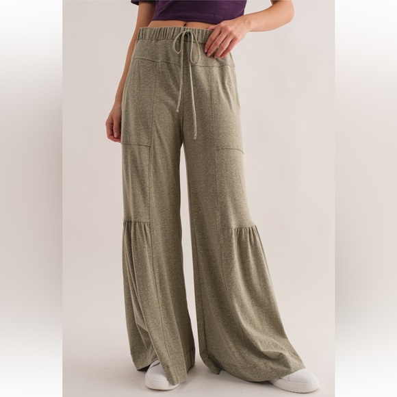 Solid Tiered Wide Leg  Flare Pants - Picture 1 of 5